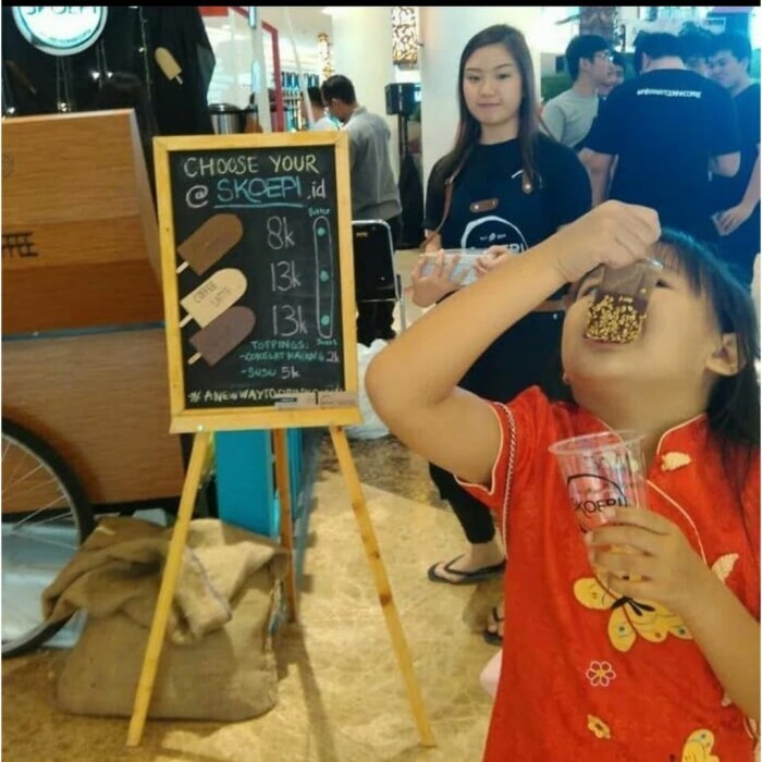 

Populer Standing Tripod Kaki 120 Cm Papan Tulis Standing Foto Kaki