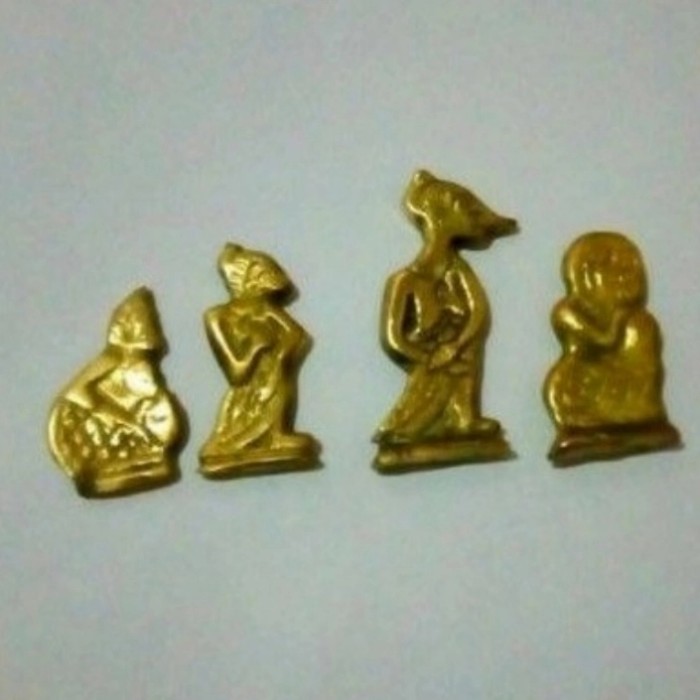 patung punakawan kuningan