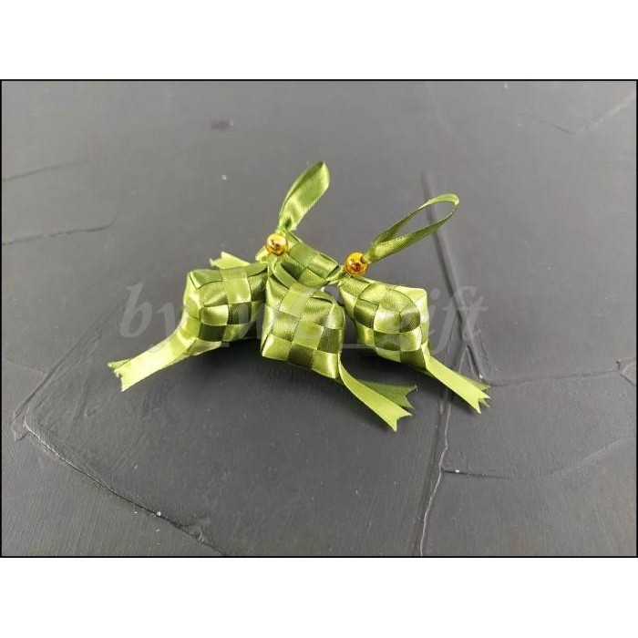 

Ketupat Pita Hias - Hijau ; 1 Pack 2 Pcs 001
