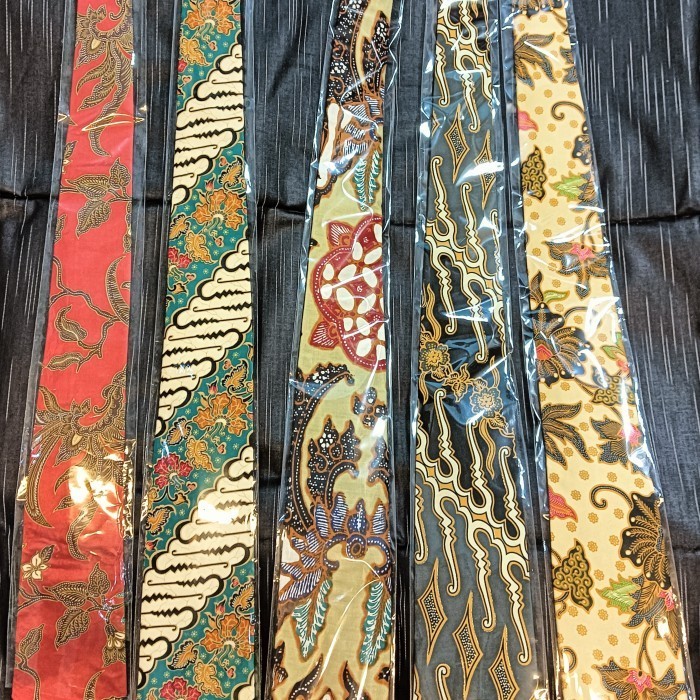 Dasi Batik Bahan Sutra Gift Souvernir Cowok