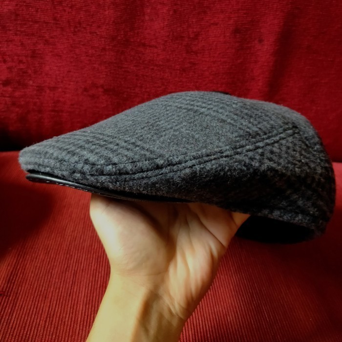 Topi Flat Cap Newsboy Motif