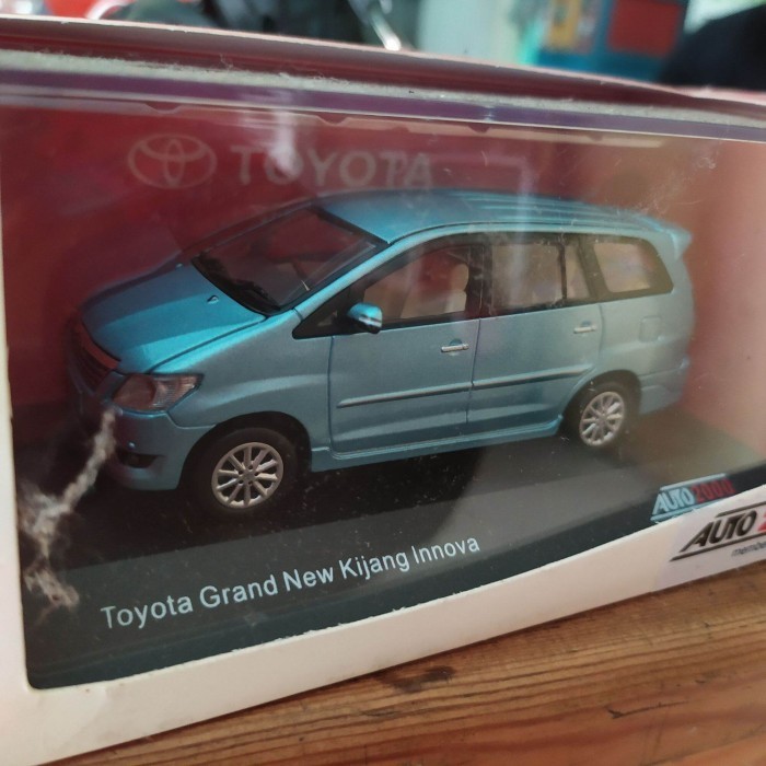 MUST HAVE DIECAST MINIATUR MOBIL TOYOTA AVANZA G REPLIKA HADIAH MURAH ANAK LIMIT TERLARIS