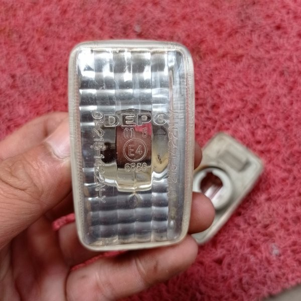 Lampu Sen Sein Riting Body Fender Nissan Xtrail X-Trail T30 St Sepasang Kanan Kiri #Kopambar