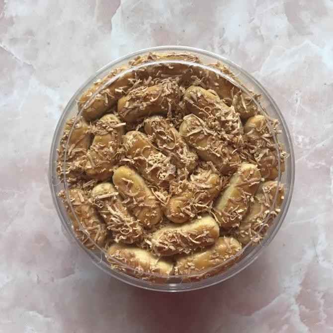 

kastengel keju edam premium kue kering/ Kaasstengels cookies