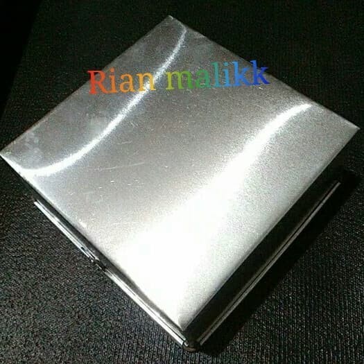 

Cetakan Kue/Loyang Kue Persegi Diameter 18X18X4 Cm Bahan Alumunium 04