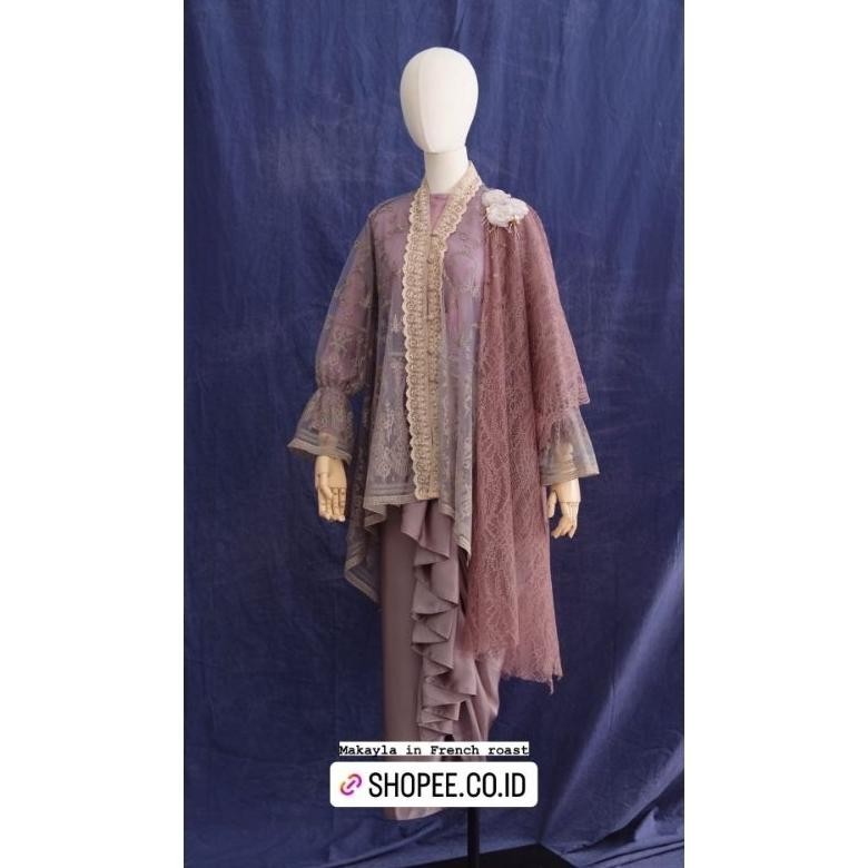 SALE SEWA KEBAYA JALEELA WISUDA GRADUATION LAMARAN ENGAGEMENT PHOTOSOOT MATERNITY PRE WEDDING LARIS