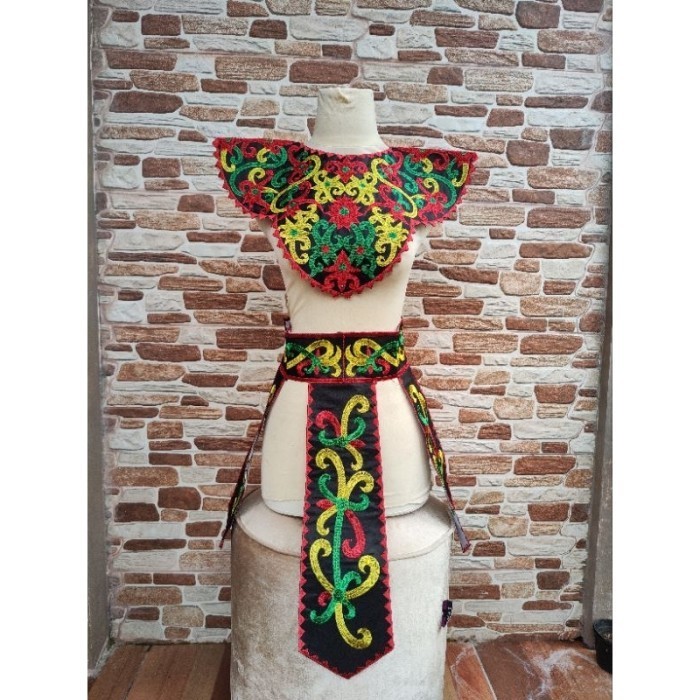 

renda bordir kostum motip dayak (-;-)