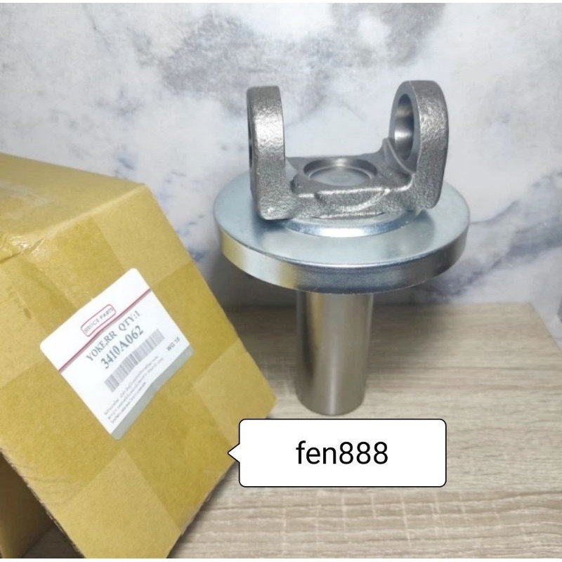 YOKE SLEEVE BELAKANG MITSUBISHI TRITON 2.5 ORIGINAL