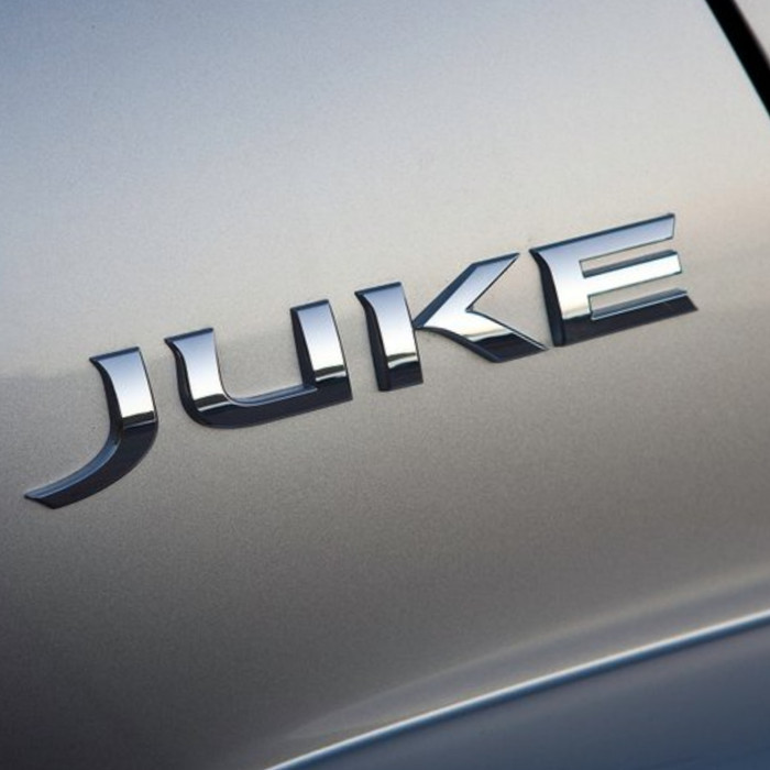 LOGO EMBLEM NISSAN JUKE BAGIAN BELAKANG