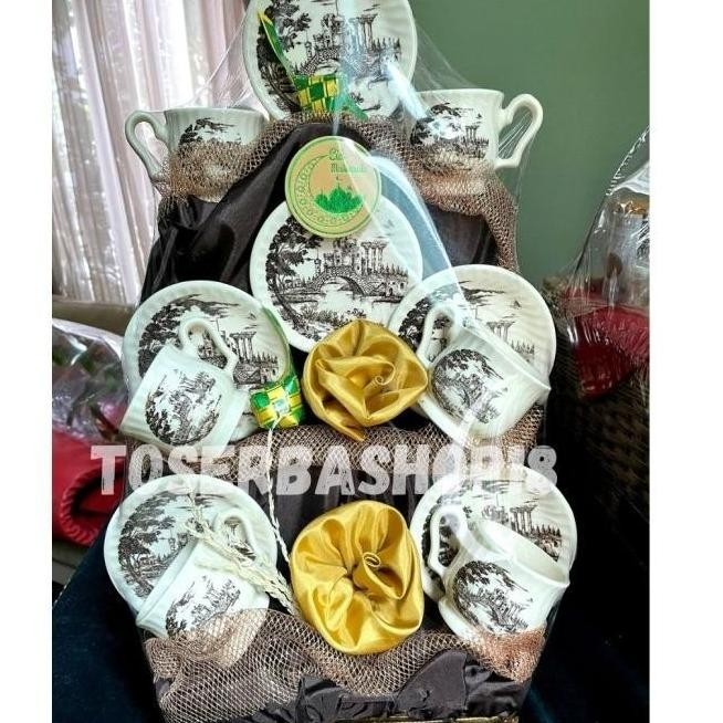 

Miliki Parcel Hampers Lebaran / Parsel Pecah Belah Cangkir Daichimiho6