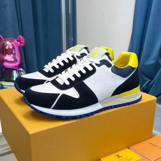 Sepatu Sneakers Pria Branded / Sneaker Pria Import Vvip  Storebihan