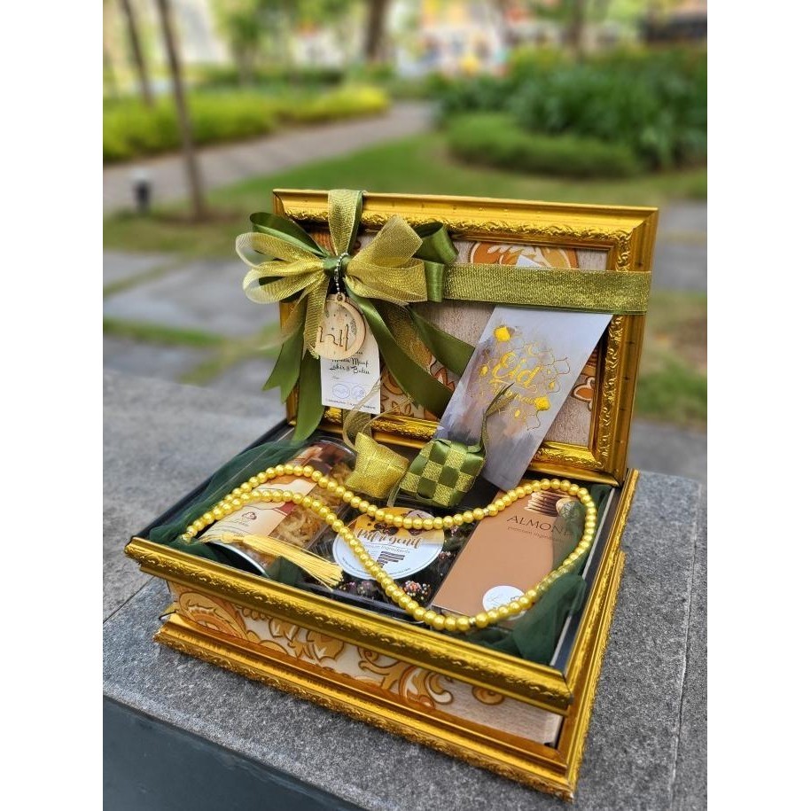 

Terbaru !!! Parcel Lebaran Gbf 802, Parcel Cookies, Parcel Snack Ready Daichimiho6