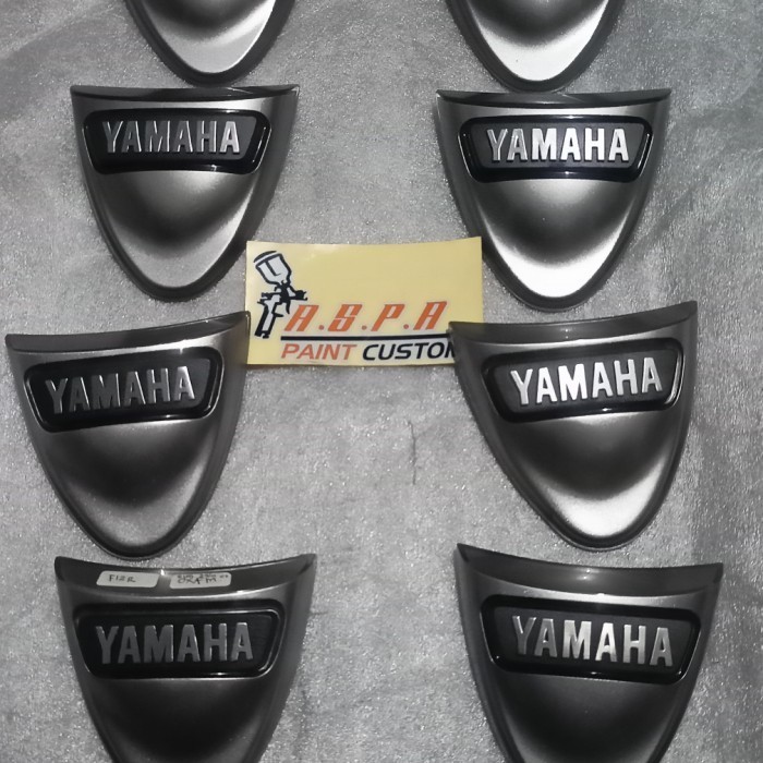 emblem logo cover dasi Yamaha fizr f1zr original nos