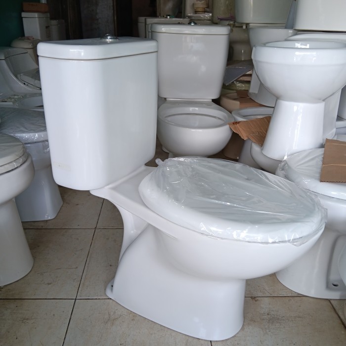 CLOSET DUDUK MEREK TOTO CW 637 J