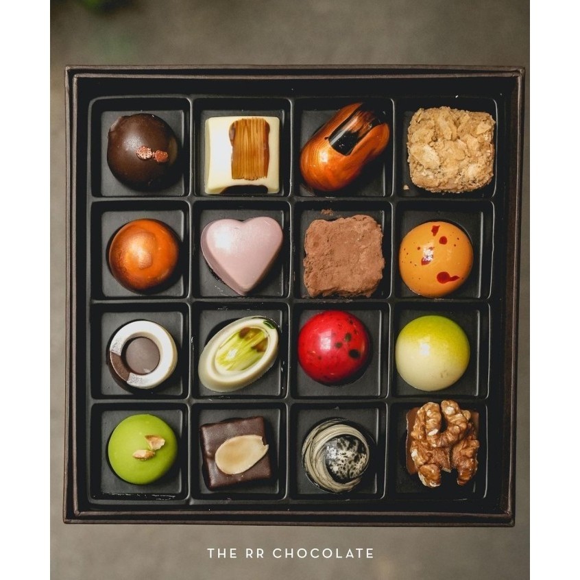 

The RR Chocolate Premium Artisan Cokelat Box