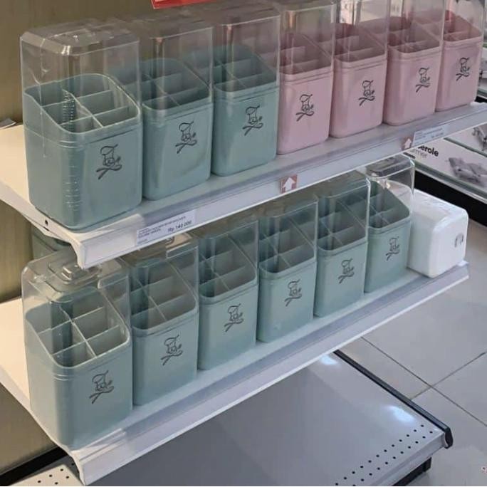 Tempat Sendok Garpu Tertutup Informa