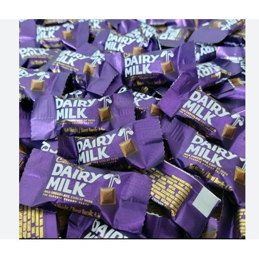 

COKELAT CADBURY DAIRY MILK ISI 18 BITES Best Seller