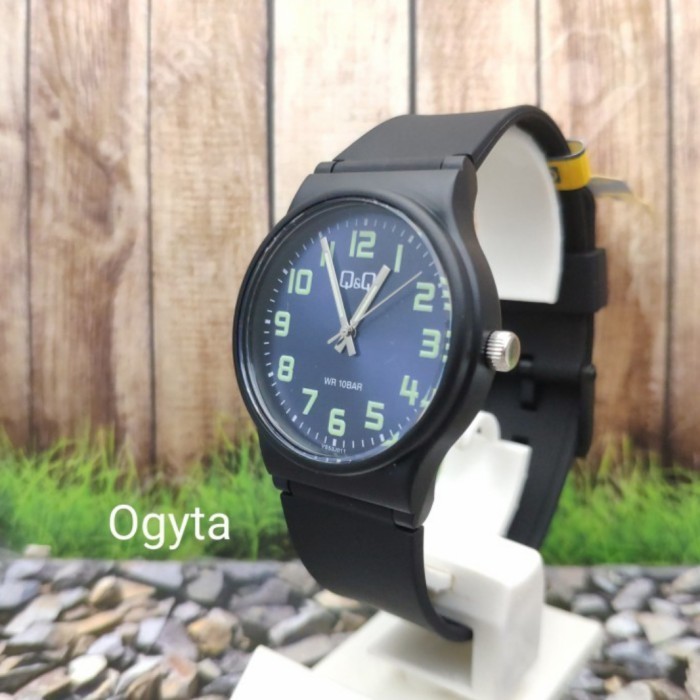 Q&Q Qq Analog Jam Tangan Pria Strap Karet Hitam Vs50J017Y Original