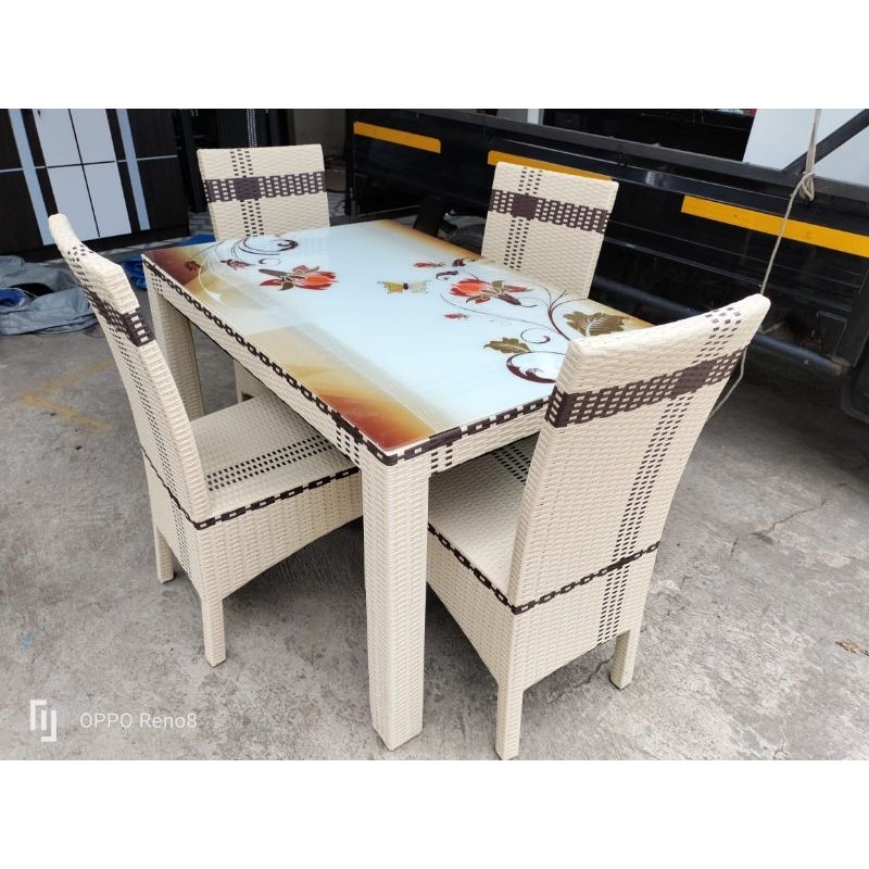 meja makan rotan sintetis