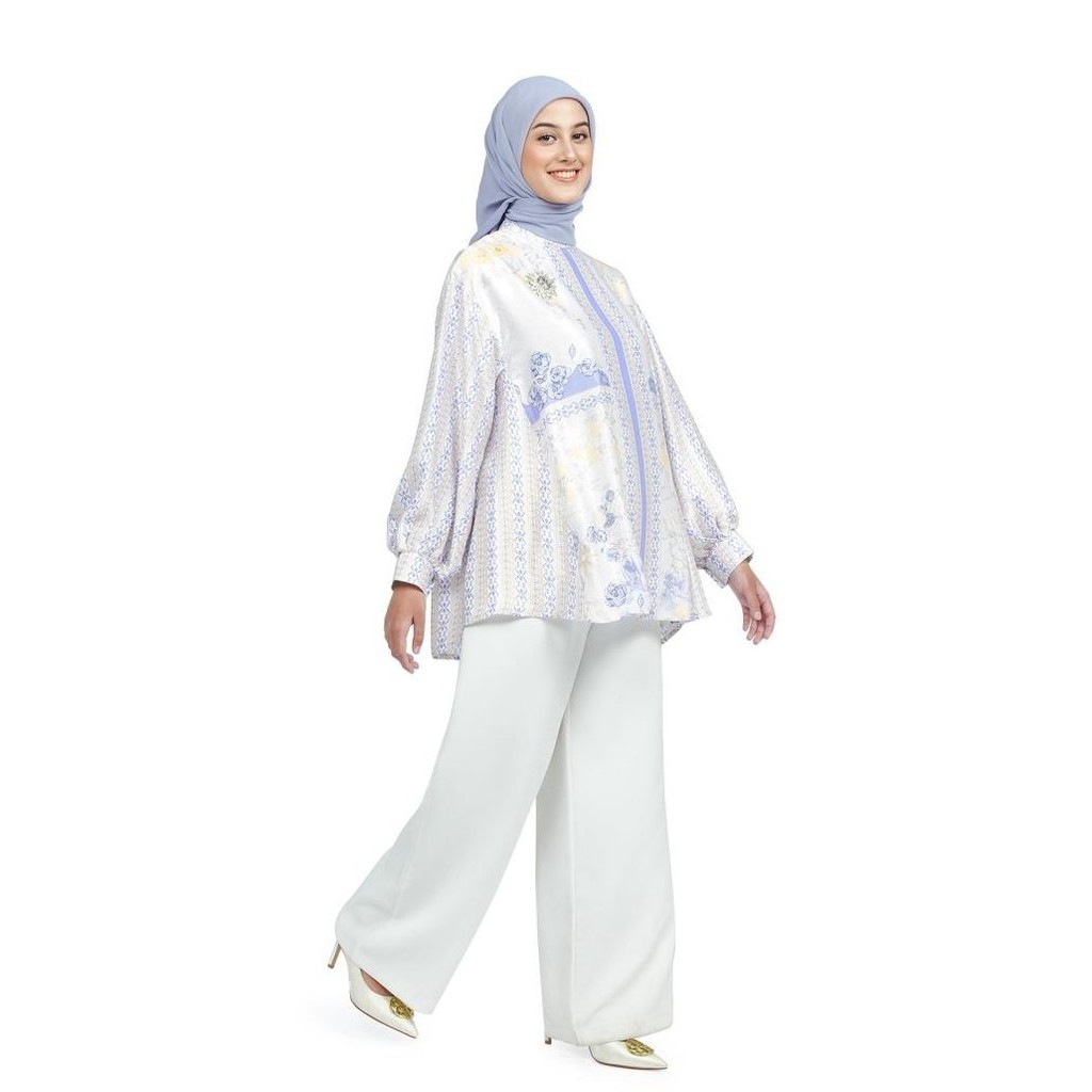 Nada Puspita - Erde Basic Blouse - Light Blue