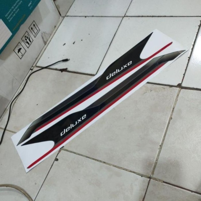Ready *-- stiker sigra deluxe striping fender mobil sigra body abu-abu --*