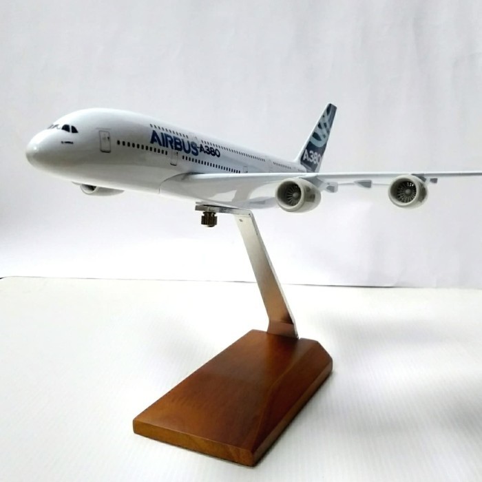Pesawat Diecast Niatur Airbus A380