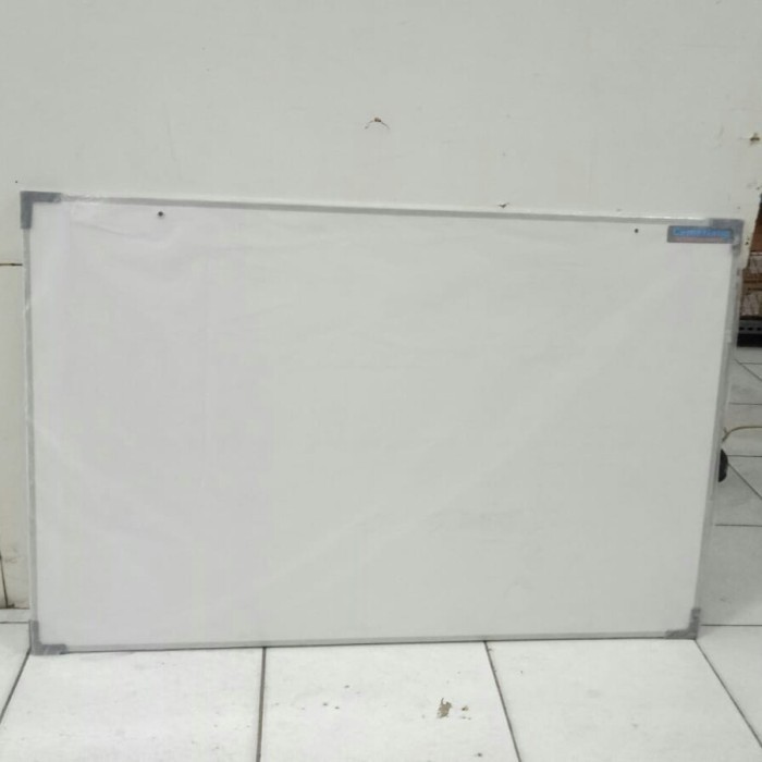 

Cemerlang White Board Gantung Single Face Non-Magnet Size 60 X 90 Cm.