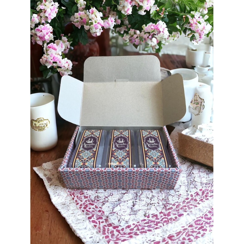 

Usro - Dus Cake Box Packaging Kotak Toples Lebaran Idul Fitri 046