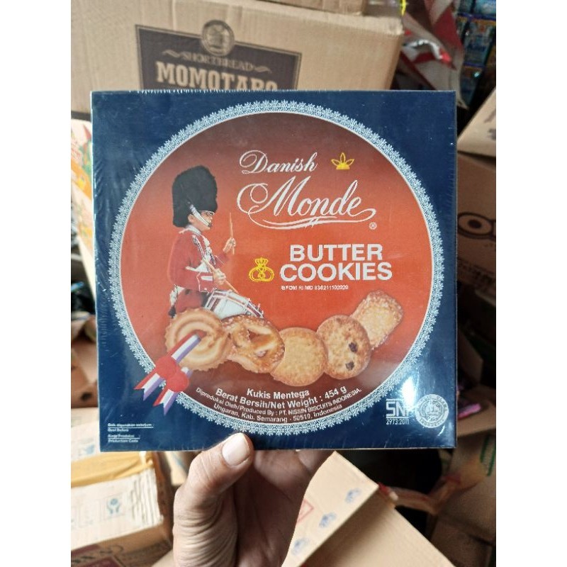 

Monde Biscuit Blue Shell Kecil Butter Cookies Kaleng 454Gram 454G 454 Gram 454Gr