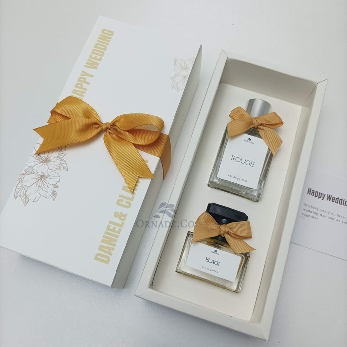 

Kado Pernikahan / Tunangan / Parfum Couple