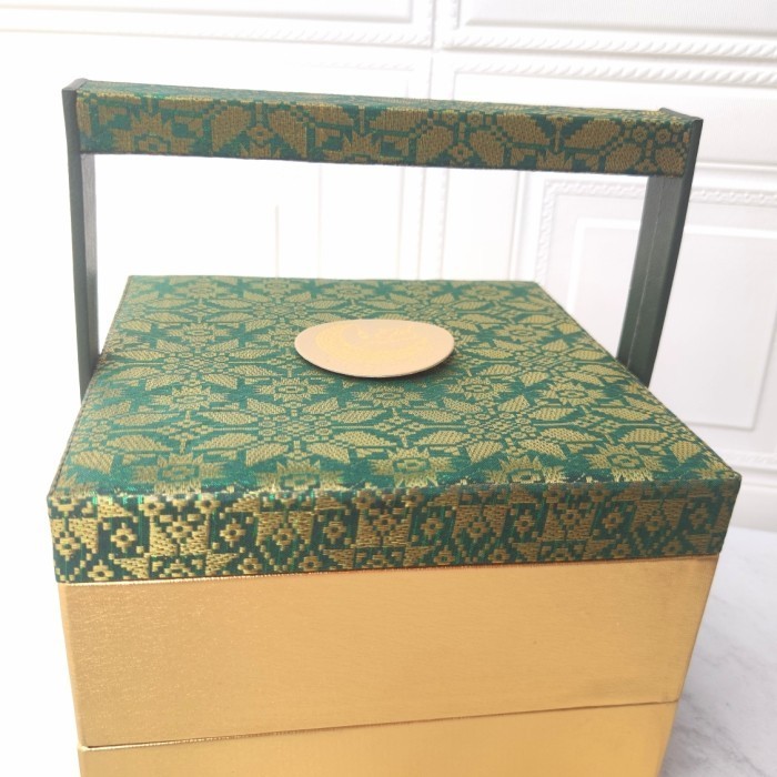 

Box Hampers Lebaran / Idul Firti 2 Tingkat