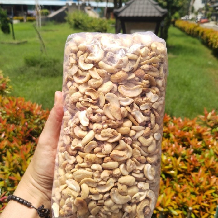 

TERUJI kacang mede patahan/pecah/pecahan 1kg mentah