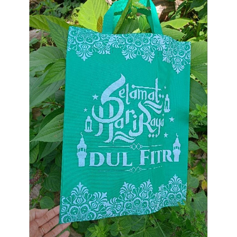 

TAS KAIN / SPUNBOND LEBARAN SIZE 40x30x9