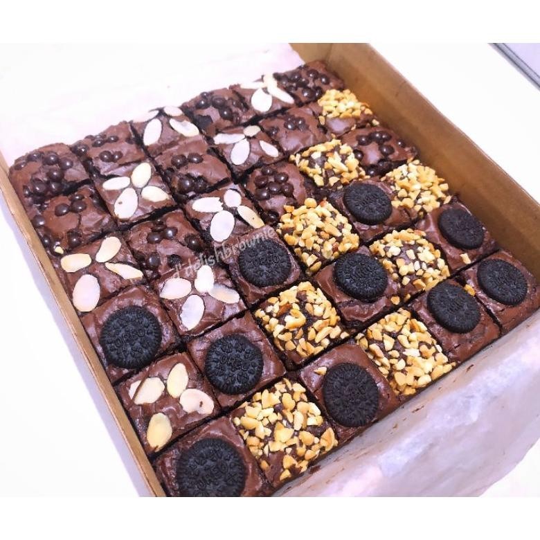 

LANGSUNG KIRIM [COD] FUDGY BROWNIES DARK CHOCOLATE 36 POTONG