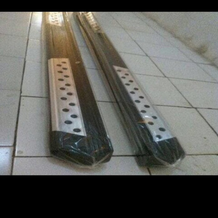 FOOT STEP INJAKAN SAMPING MODEL BINTIK MOBIL RUSH/TERIOS