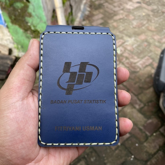 

BARANG TERLARIS nametag lipat, nametag kulit, idcard holder kulit lipat