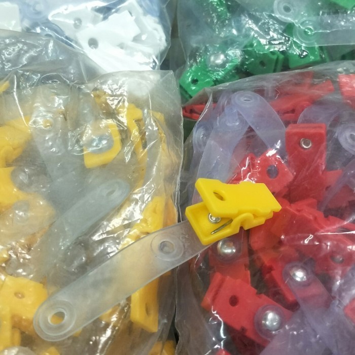 

BARANG TERLARIS Jepitan Name Tag Jepit Buaya Plastik