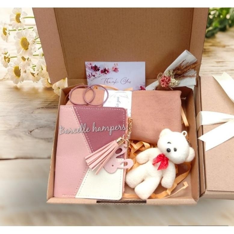 

CR - HAMPERS GIFT WISUDA HAMPERS MUSLIMAH AESTHETIC KADO ULANG TAHUN CEWEK KADO GRADUATION GIFT BOX FOR BESTIE HADIAH BUAT GURU / HADIAH WISUDA CEWEK / HADIAH WEDDING Ulang tahun Pernikahan TERLARIS