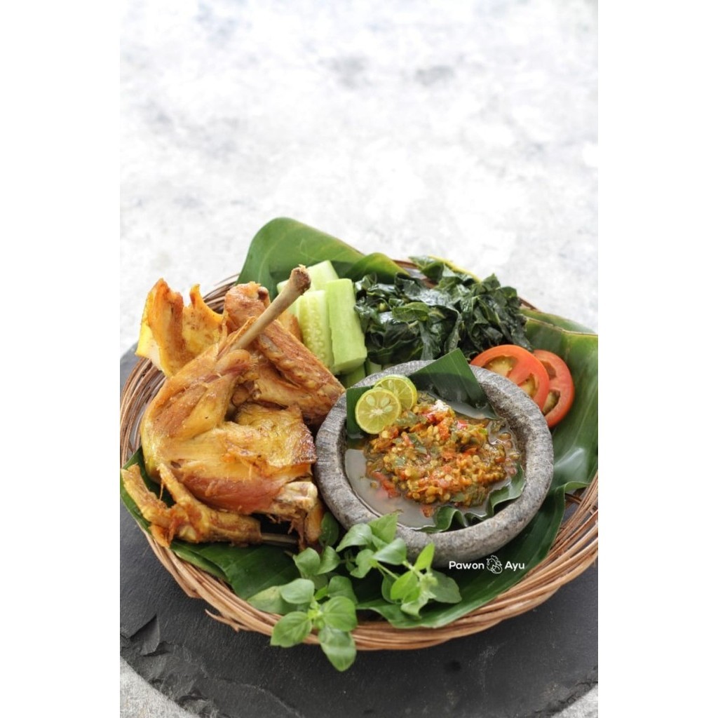

Uinn - Ayam Kampung Ungkep - Pawon Ayu Kartasura (Frozen Food)