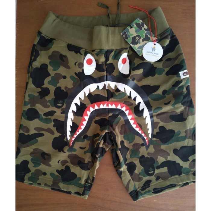 Hards Celana Pendek Bape Bathing Ape Camo Shark Mirror Quality (Unisex)