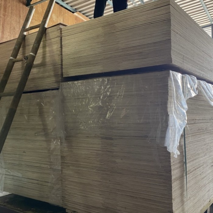 TRIPLEK 4 MM TUNAS ALBA PLYWOOD