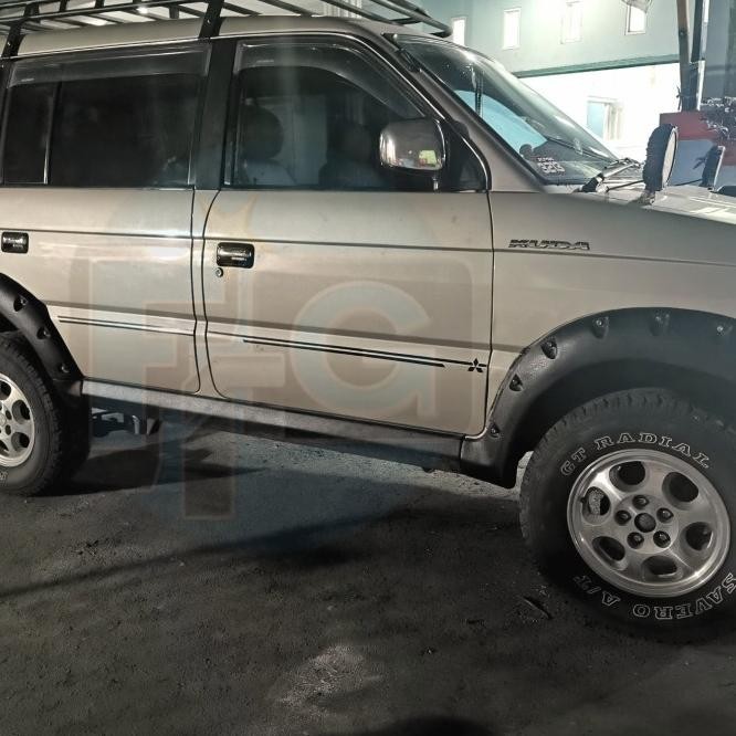 Over Fender Mitsubishi Kuda