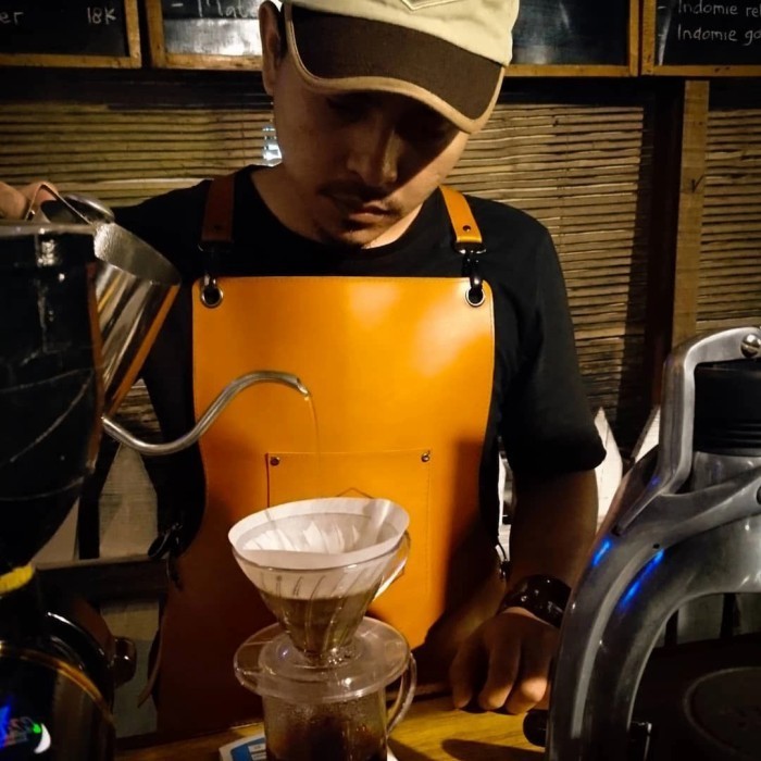 Apron Barista Kulit