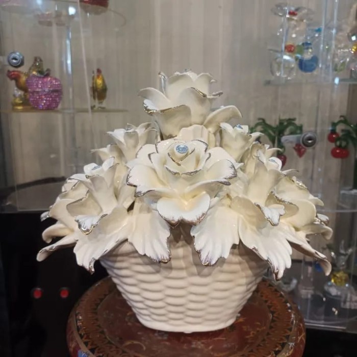 Bunga Capodimonte / Bunga Keramik / Koleksi / Hiasan Ruang Tamu