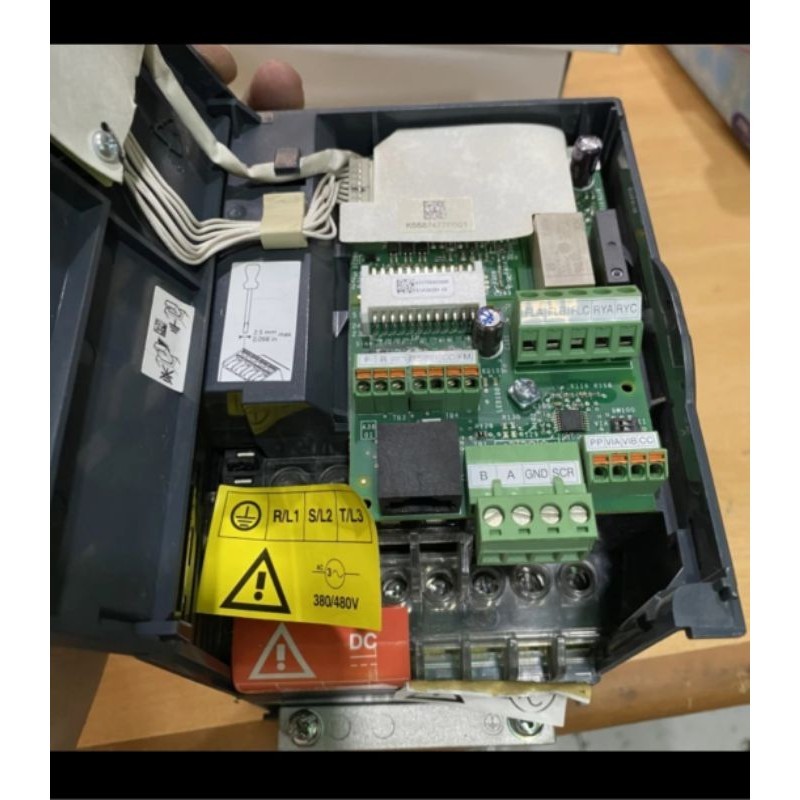 INVERTER SCHNEIDER ATV212HU22N4 VSD HVAC VFD