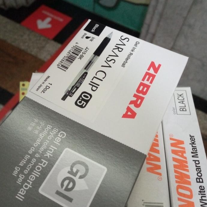 

Pena Zebra Sarasa Clip/0.5 Gel/Harga Per 12 Pcs