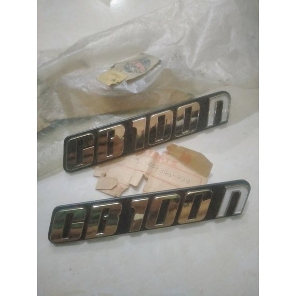 [PRJ] emblem box dop aki kempol tepong honda cb cb100 cb100n original baru