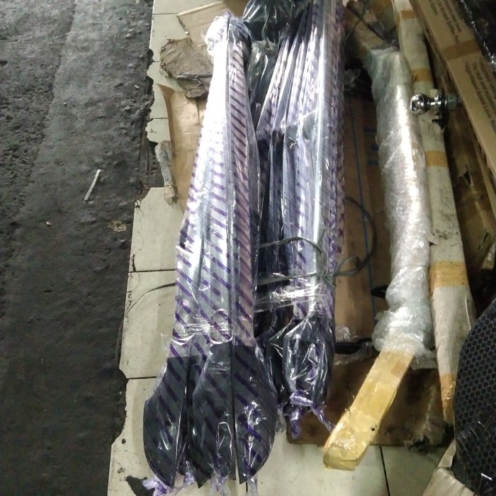 Roof Rail Atas Mobil Avanza Xenia Ori