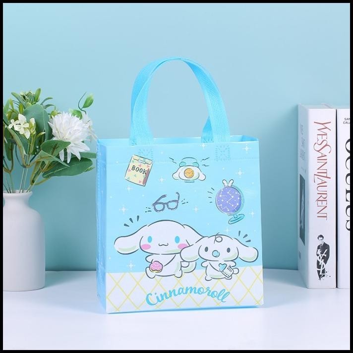 

GRATIS ONGKIR TAS GOODIE BAG ULANG TAHUN SPOUNBON NON WOVEN MODEL SANRIO