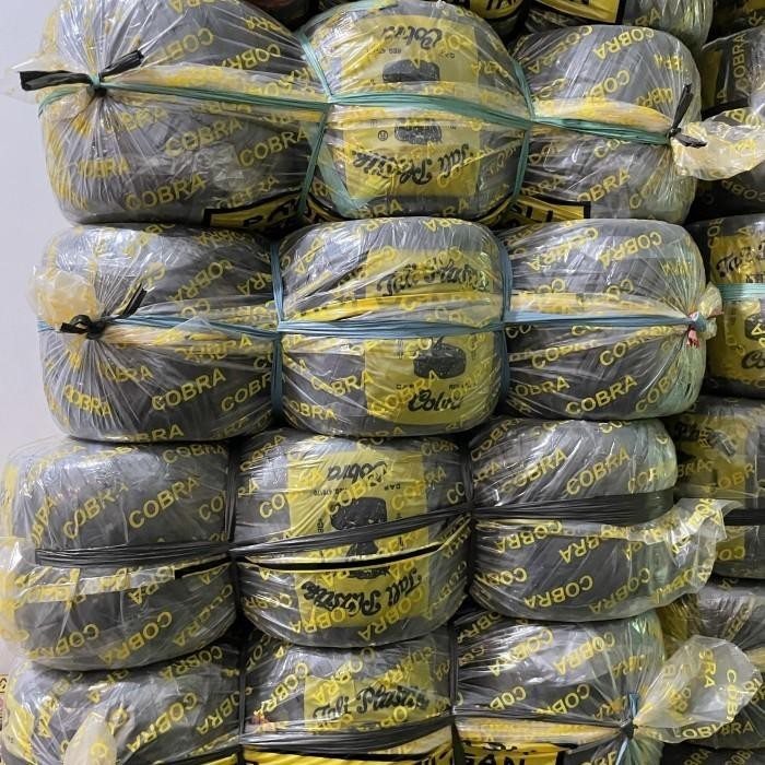 

Tali Cobra Warna Hitam Berat 1 Kg ( 1 Bal Isi 15 Roll )